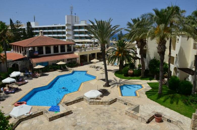 Hotel Panareti Paphos Resort