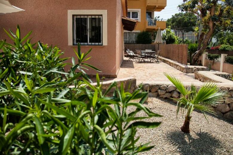 Naika Studios & Apartments