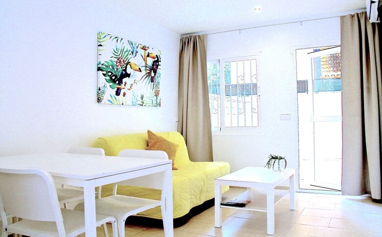 Naika Studios & Apartments