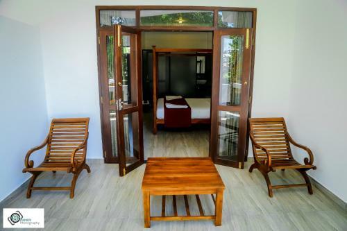 King's Marine Hotel & Restaurant
