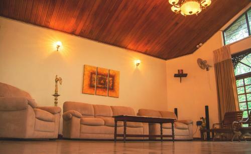 Country Breeze Home Stay