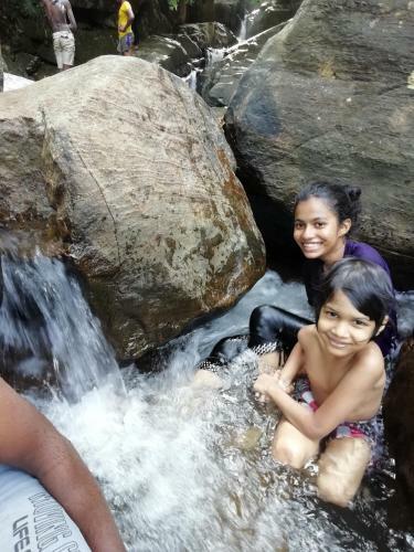 Hostal Elmee Hill Resort & Travels