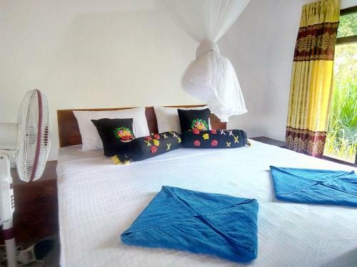 Bed & Breakfast Wish Prabha Lake View Lodge