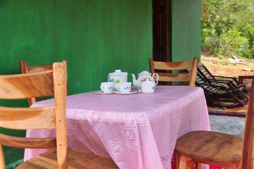 Bed & Breakfast Wish Prabha Lake View Lodge