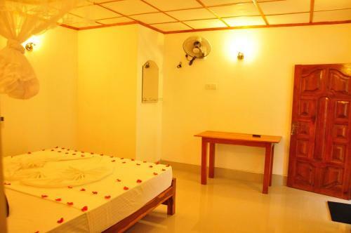 Rock Lake Home Stay