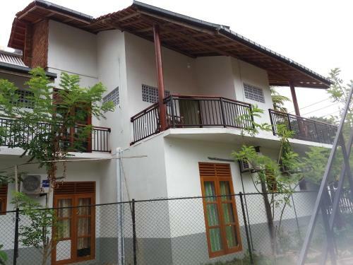Talalla Sea Anemone Hotel