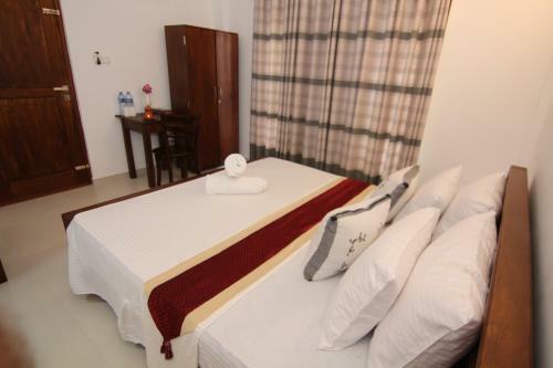 Bed & Breakfast Mihira Gedara Apartments