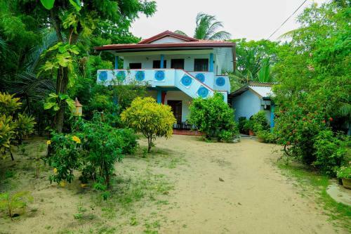 Hostal Mallika Guest House