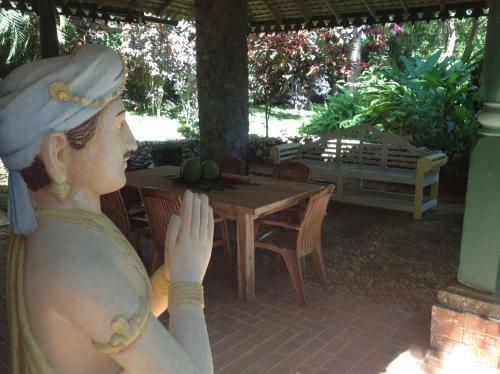 Villa Whispering House