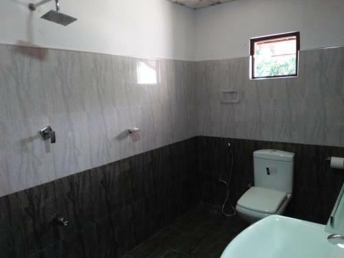 Hostal The Village