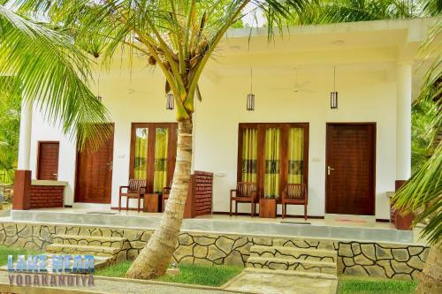 Hostal Lake Near