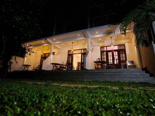 Hotel Rawanaz