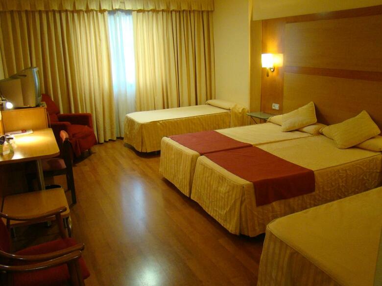 Hotel Reconquista