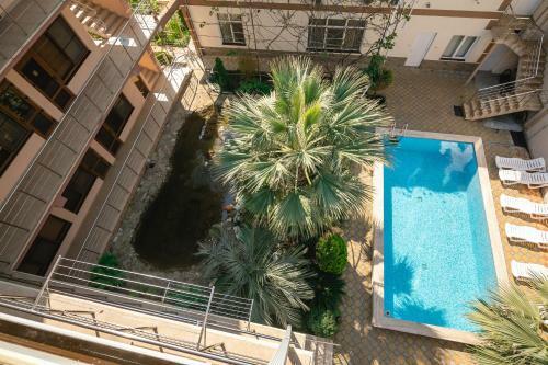 Hostal Gold Niva Guest House