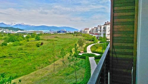 Happy Place Apartments Suvir