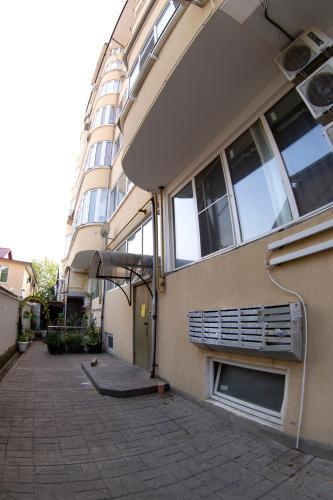 Spacious Apartment On Pavlika Morozova St.