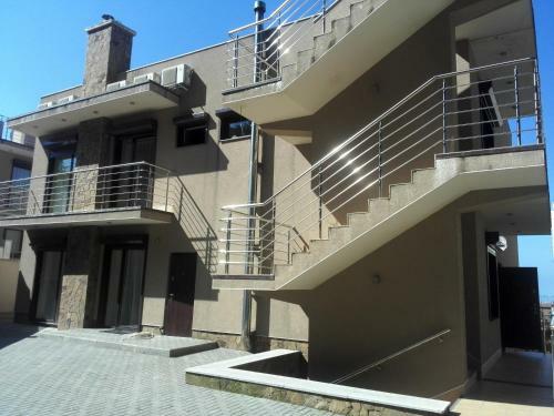 Apartment On Mindalnaya Street