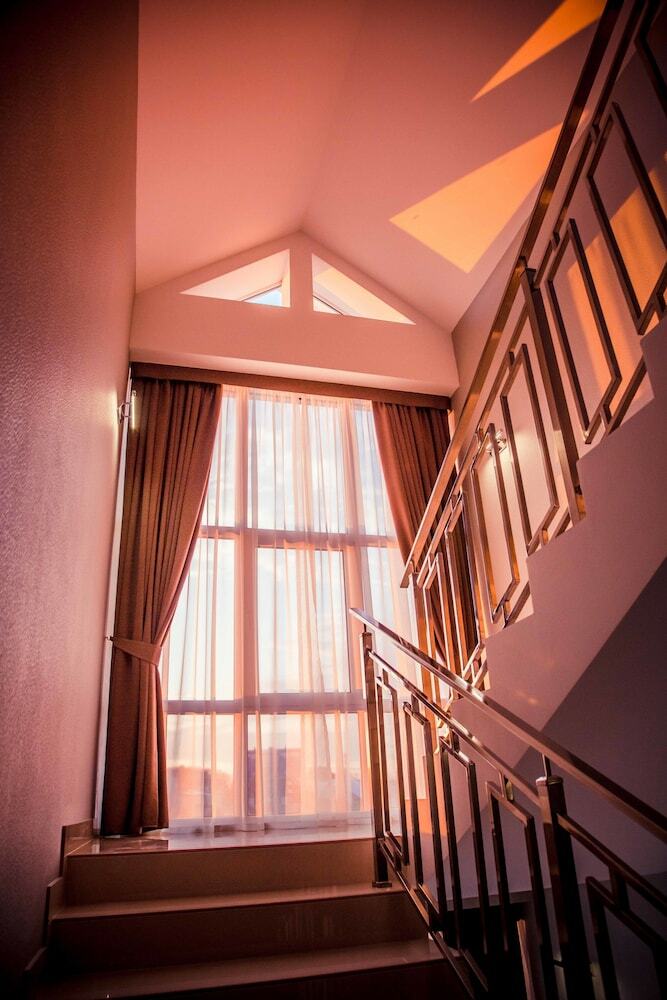 River Star Hotel