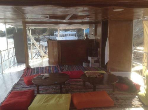 Kendaka House Boat