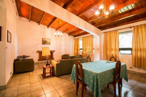 Hotel Caba�a Suiza