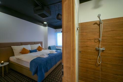 New! Boutique Capsule Hostel Chors