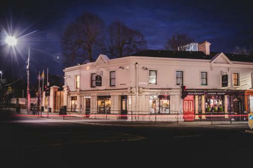 Hostal Jbs Bar & Guest Accommodation