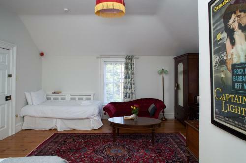 Hostal The Harcourt Suites