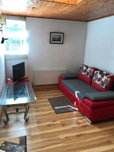 Green Lane Apartment