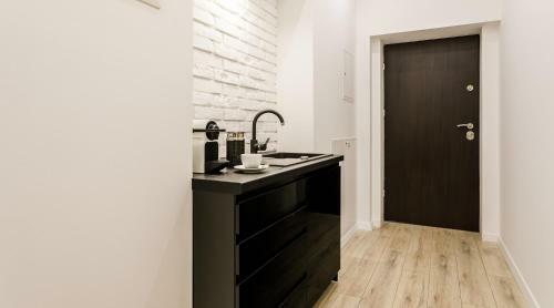 Happy Apartments