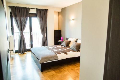 Modern Apartment In City Center