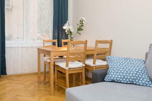 Wawel Apartments - Riverside Castle