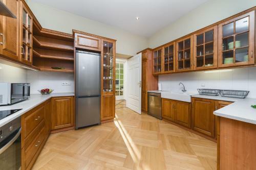 Apartamenty W Pa?acu Pod Baranami