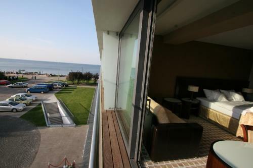 Apartament 214 W Hotelu Marine