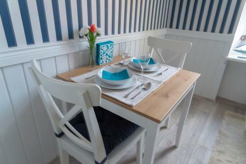 Marina House Apartments
