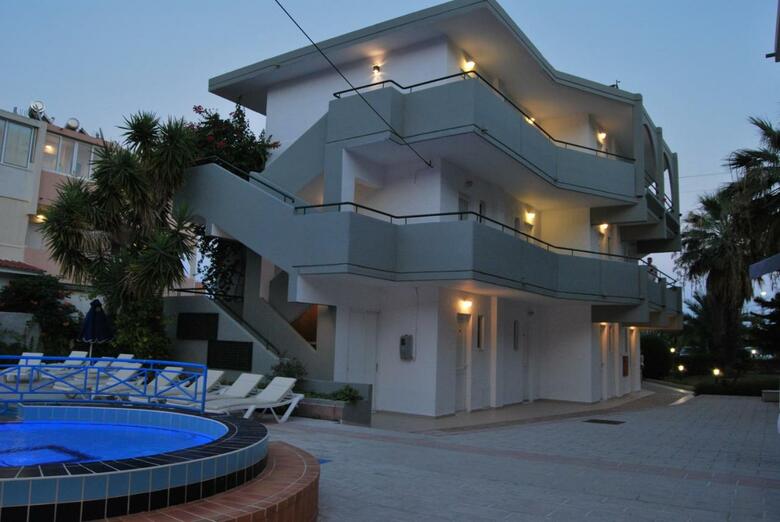 Hotel Studios Artemis