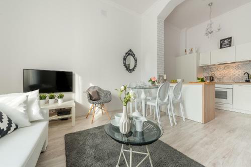 P&o Apartments Andersa Intraco