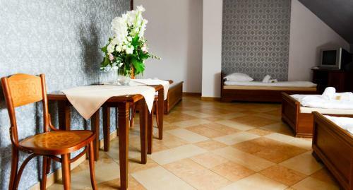 Hotel Dworek Emilli