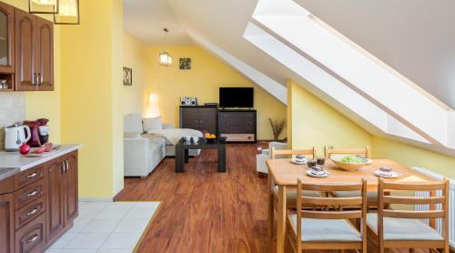 Apartment Szcz??liwa 13