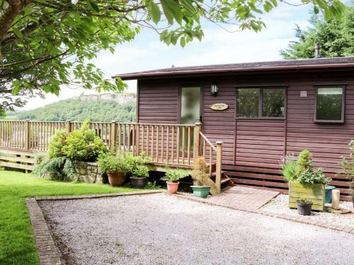 Summertime Lodge