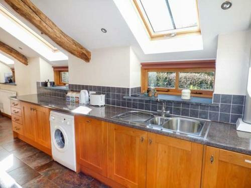 Hendre Bach Barn