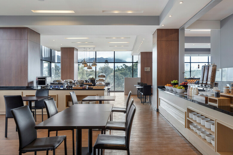 Hotel Fairfield By Marriott Bogota Embajada