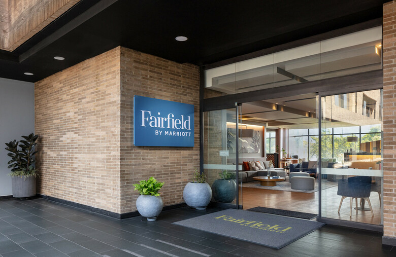 Hotel Fairfield By Marriott Bogota Embajada