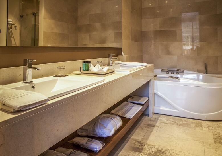 Hotel Doubletree Parque 93 By Hilton