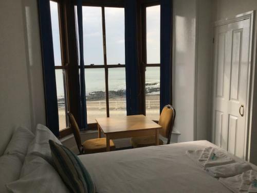 Hostal Celtic Bay Guest House