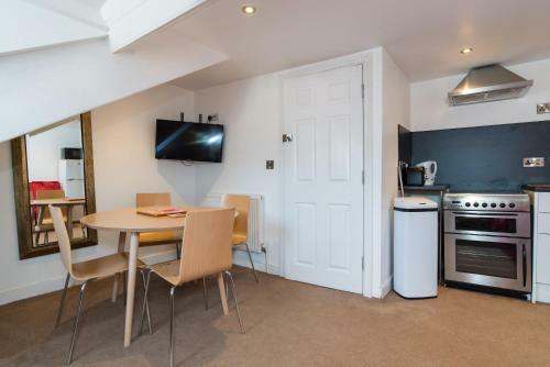 Apartment (3rd Floor) 47 Marine Terrace