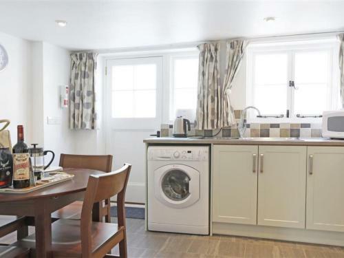 Holiday Home Poppy Cottage