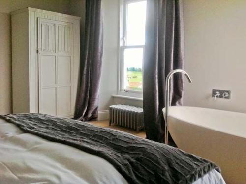The Lookout, Alnwick