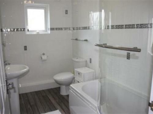Cozy Apartment In Wisemans Bridge With Terrace