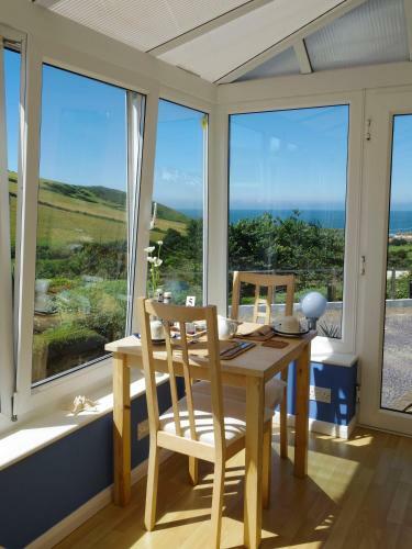 Hostal Surf View Guest House