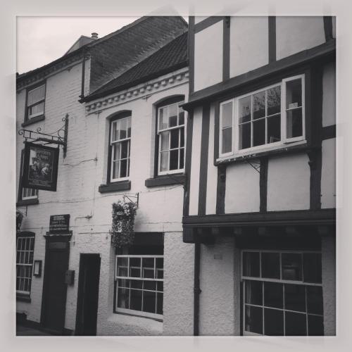 Hostal Farriers Arms